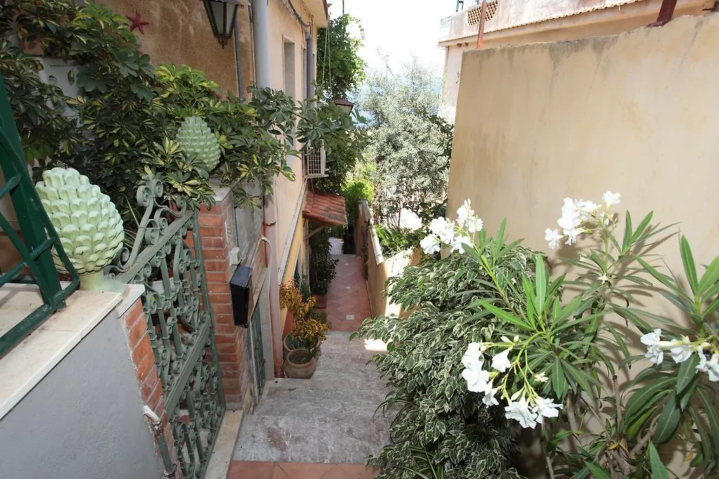 La Guardiola Di Angela E Nino Bed & Breakfast Taormina Italy